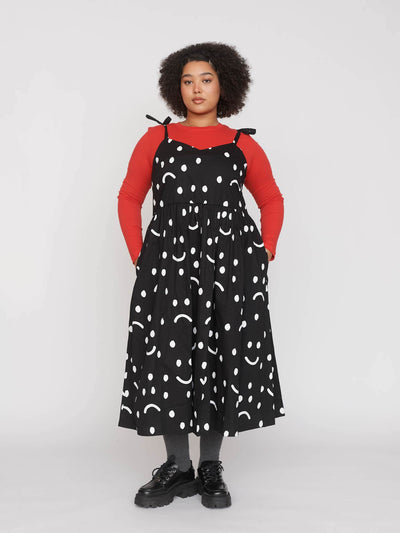 collection-curve, model:Zaynab wears size 18 and is 5’8”